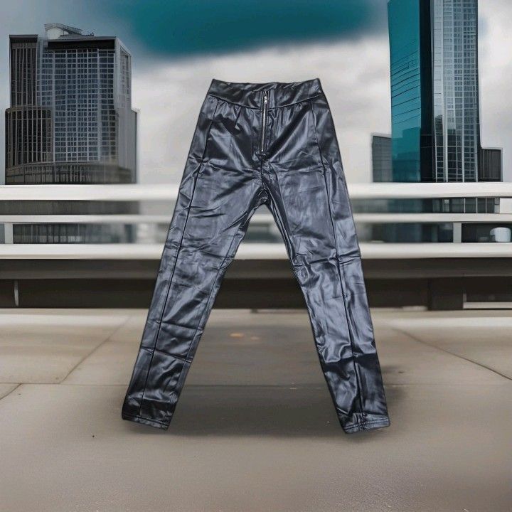 Express Faux Leather Skinny Pants Women’s M Black Stretch Jeans Style