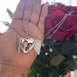 Necklace With Picture