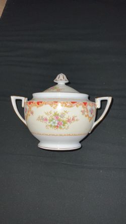 Noritake Hampton Sugar Bowl with Lid and it’s in good condition