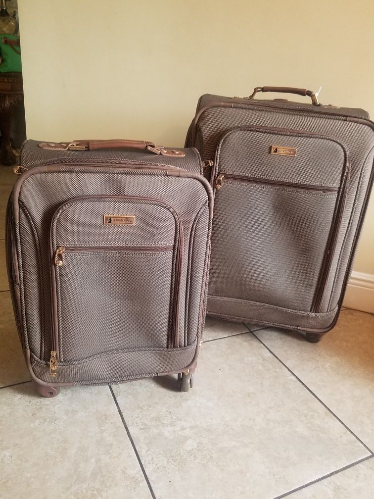 2 Travel bags