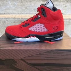 Jordan Raging Bull 5’s Size 9