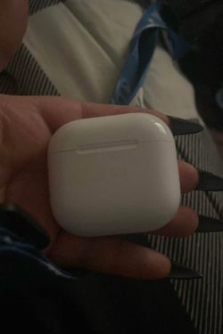 AirPods 4