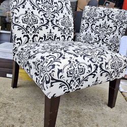 Super Cute Pair Of Chic Accent Chairs!!