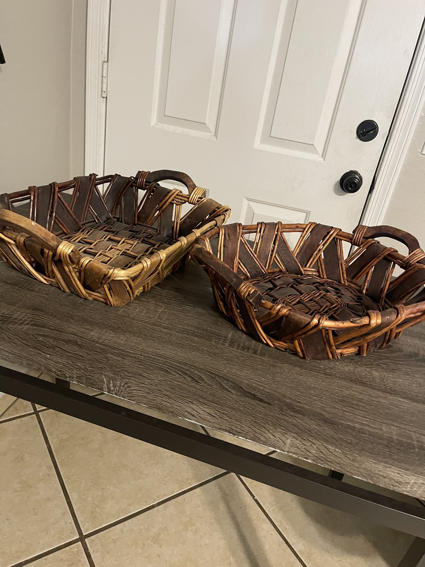 2 Baskets 