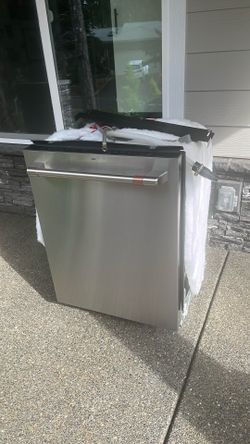 GE Cafe dishwasher