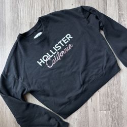 Hollister Women’s Crewneck! (Size S)