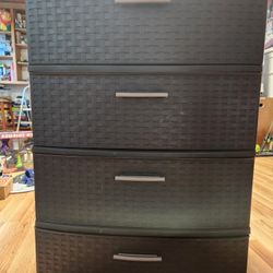 Sterilite 4-drawer Dresser/Storage