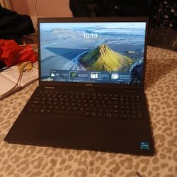Dell latitude 3520 Laptop Windows 11 Pro