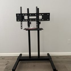 Mobile tv stand