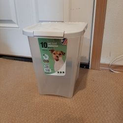 Pet Food Container 10 Lbs Capacity  