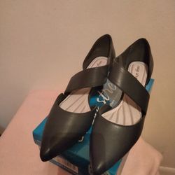 Easy Street Navy Heels