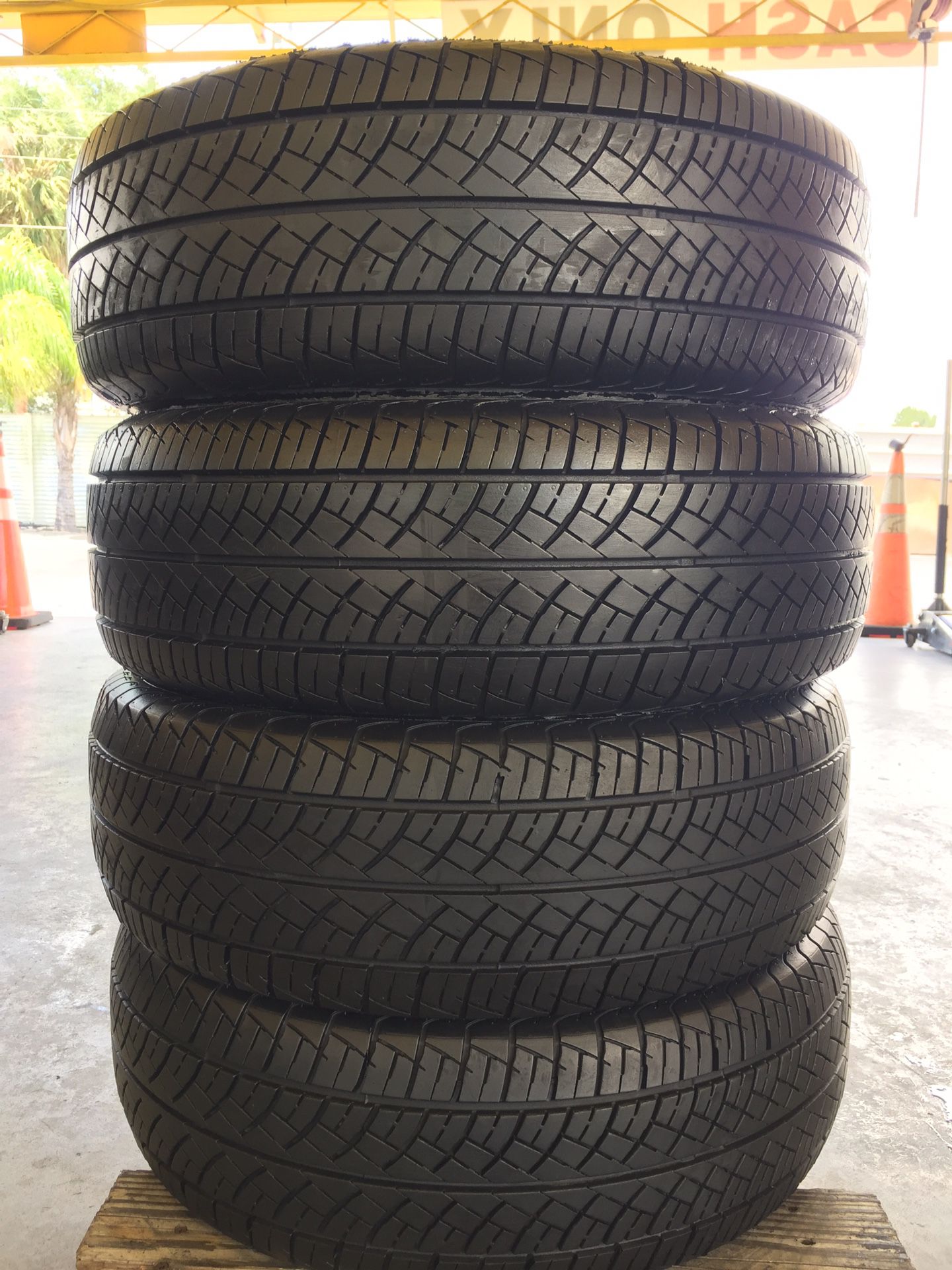 set of used tires (225/70R14)