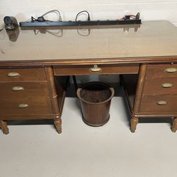 Beautiful Antique Solid Oak Executive Desk