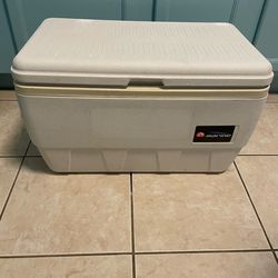 Igloo Marine white uv resistant ice chest