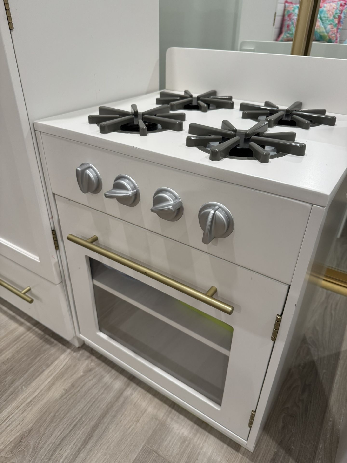 Pottery Barn Chelsea Kitchen Toddlers EUC 