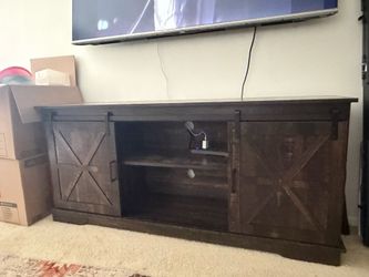Entertainment center