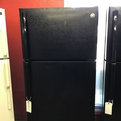 GE 18 Cu Ft Top And Bottom Fridge. 1 year Warranty 