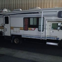 1982 Holiday Rambler 