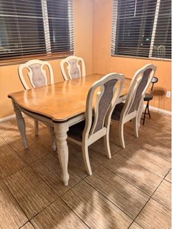 Dinning table and 4 chairs