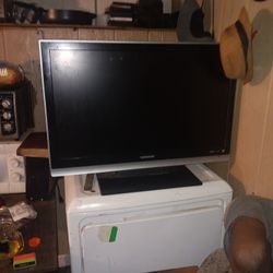 34 Inch Flat-screen Tv