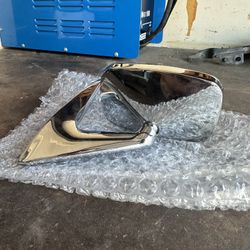 GT071 Mooneyes Mirror 