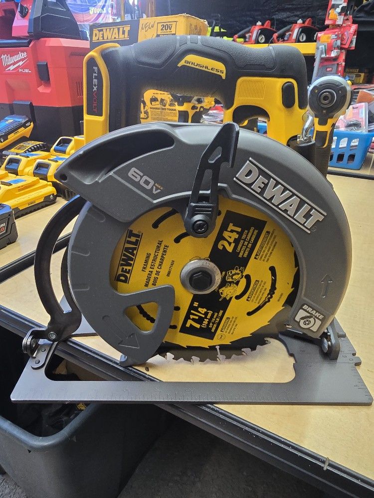 DEWALT
FLEXVOLT 60V MAX Cordless Brushless 7-1/4 in. Circular Saw with Brake (Tool Only)