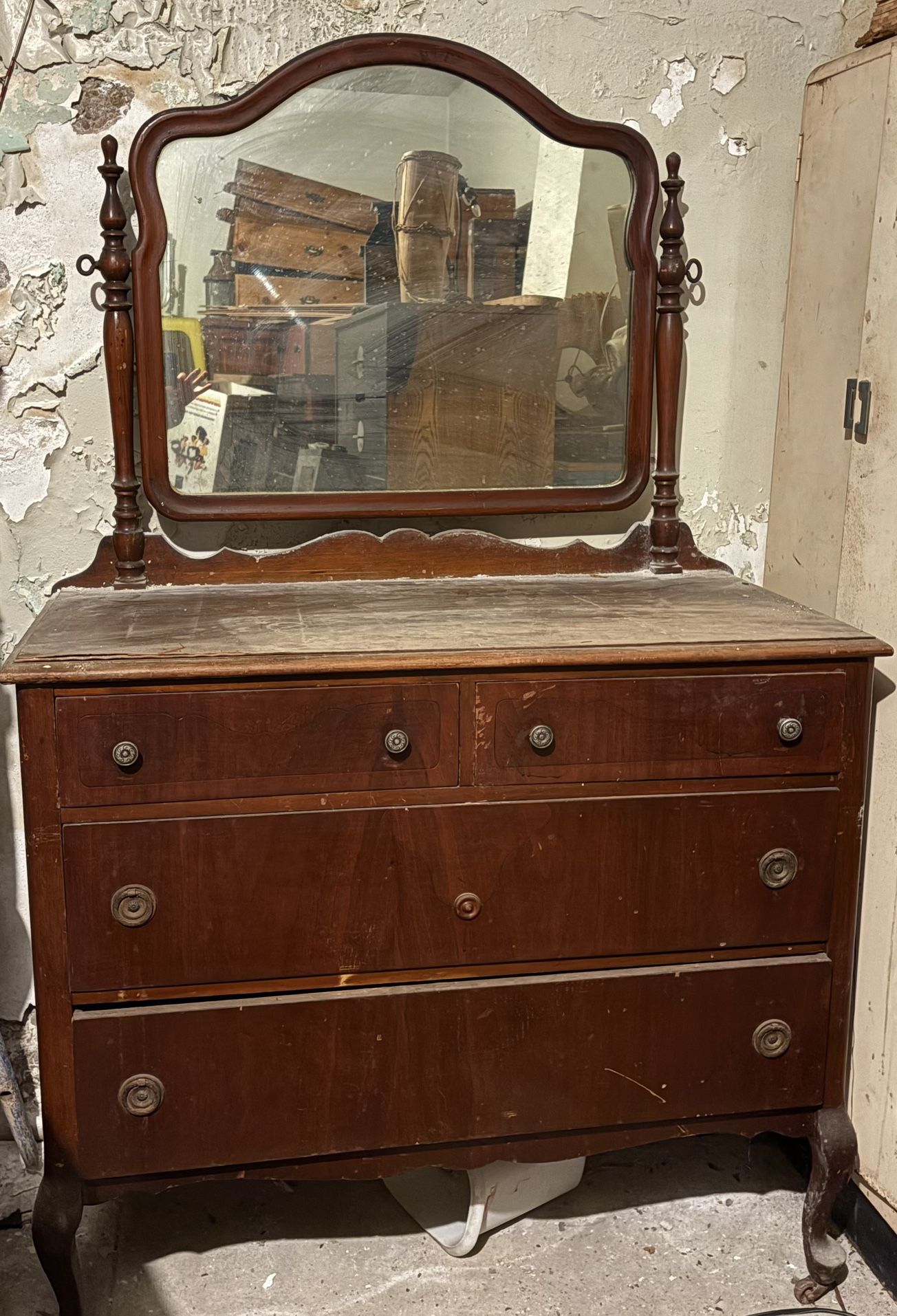 Dresser
