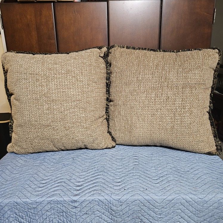 Set Of Two Brand New  21"x21" Overstuffed Sofa Throw Pillows. Gold/Tan & Browns