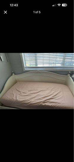 Beautiful twin bed