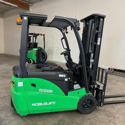 NEW ELECTRIC FORKLIFT