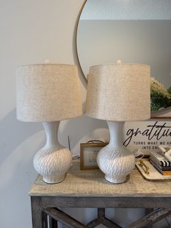 2 Coral Reef White Lamps