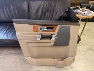 2014-2016 Land Rover LR4 driver front door panel