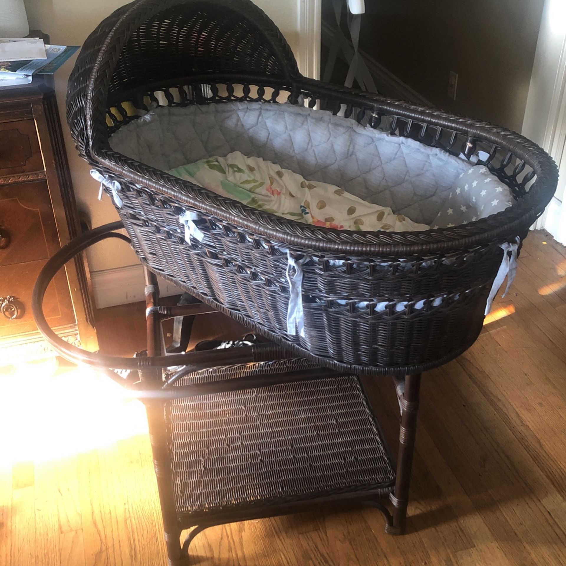 Pottery Barn Bassinet W Mattress Pad 