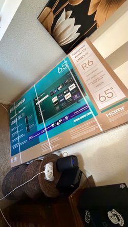 HISENSE Roku TV UHD 4K R6 65”