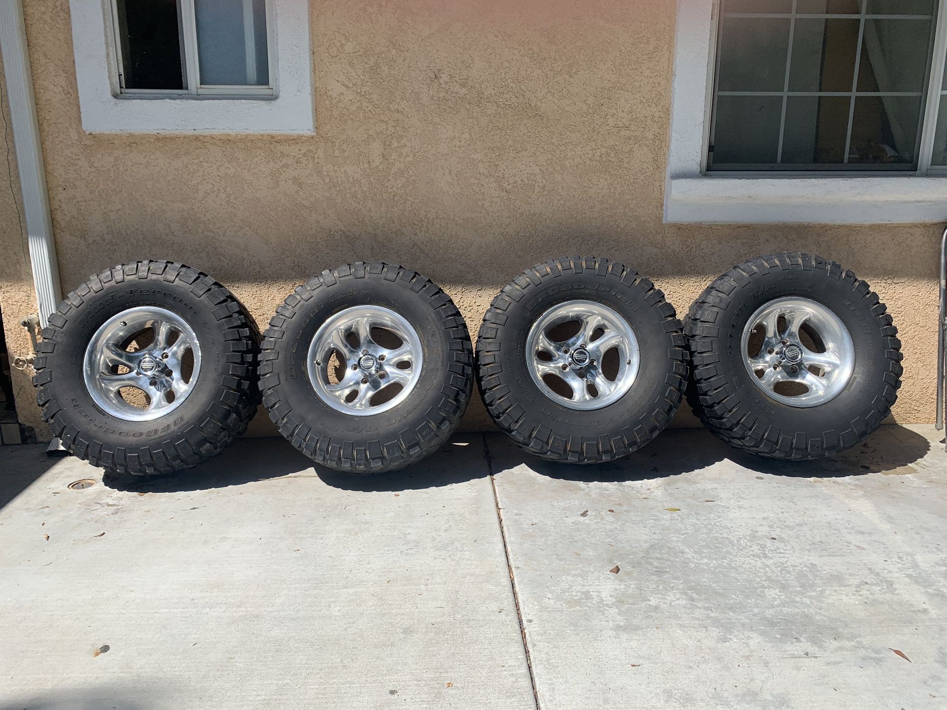 American Racing Ar136 Ventura /w Tires