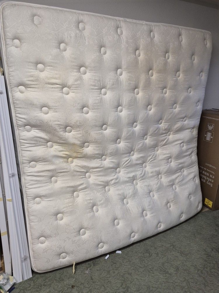 King. Size Mattress 35.00 Mesa