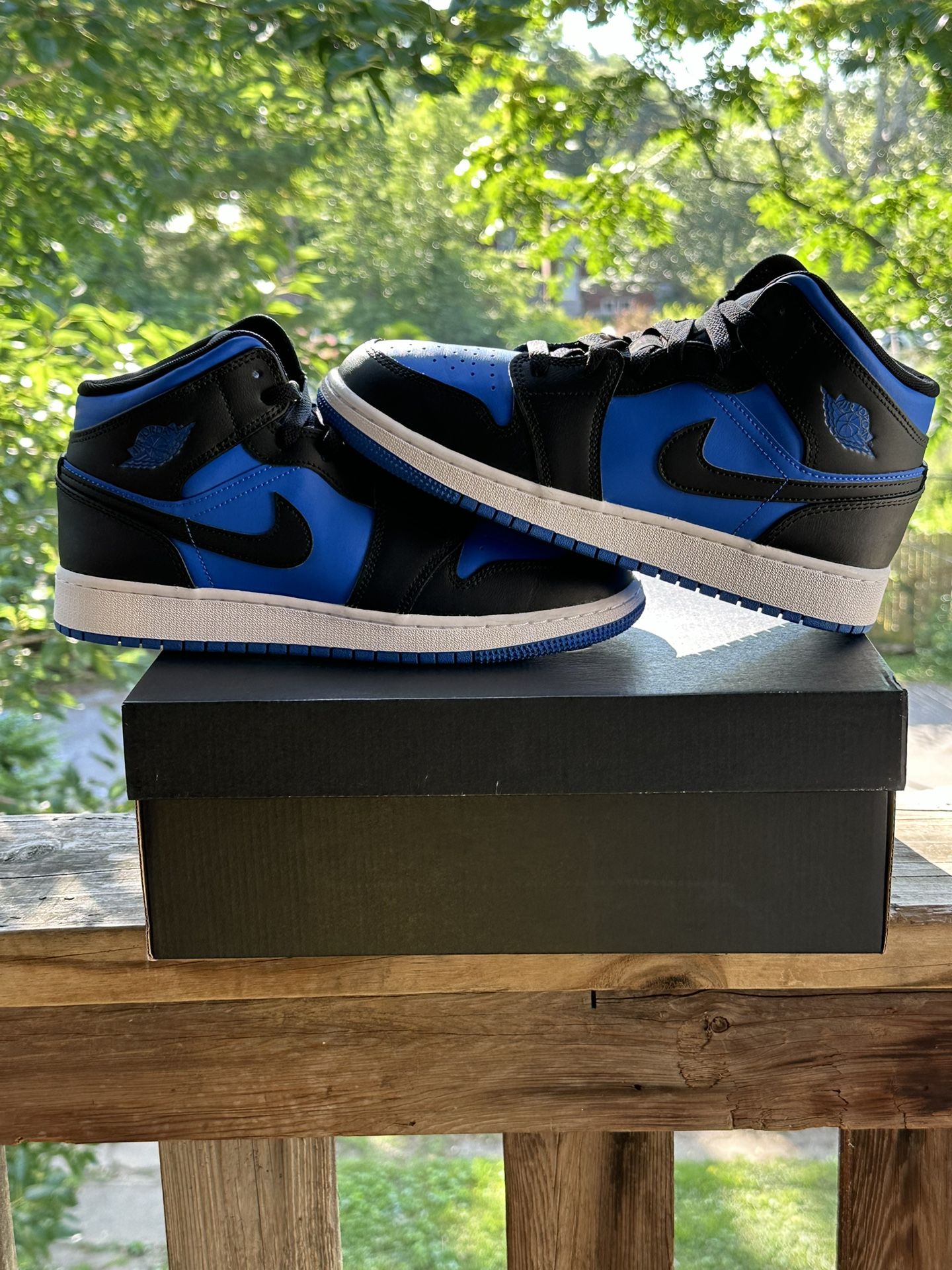 Jordan 1 Mid Royal Blue