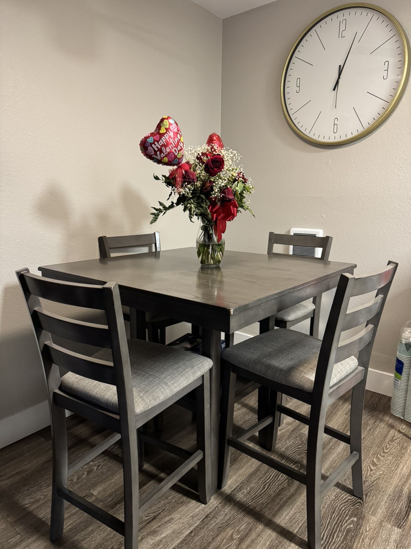 Living Spaces Dining Table Set - Table + 4 Chairs