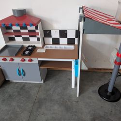 LITTLE TIKES REAL WOOD DRIVE-THRU DINER WOOD KITCHEN LIGHTS SOUNDS - MULTICOLOR