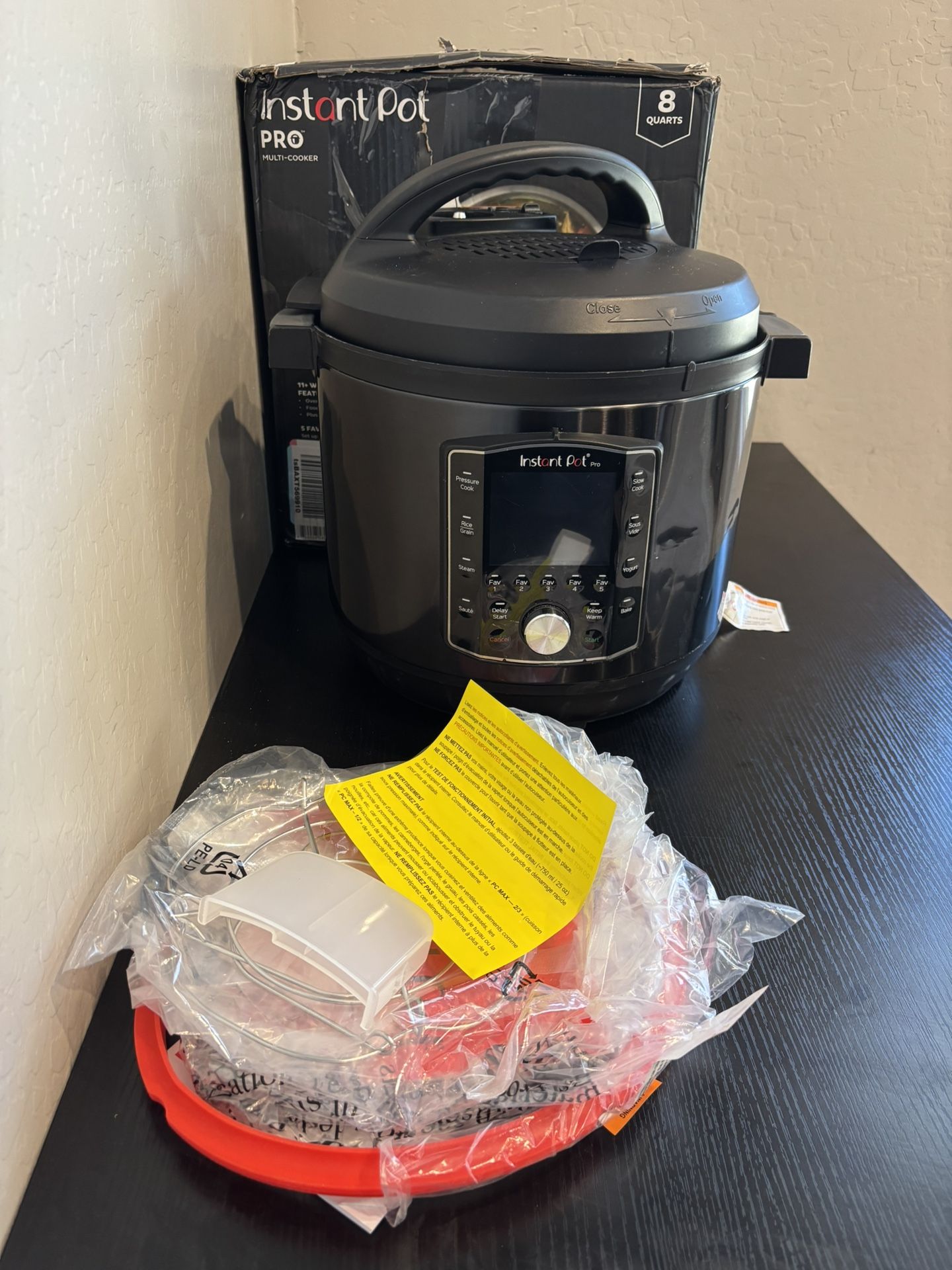 Instant Pot Pro (8 QT) 10-in-1 Pressure Cooker, Slow Cooker Rice Cooker Pls Read Item has dents and scratches. Tested & works. The Instant Pot Pro (