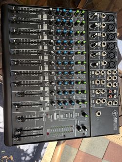 Makie Mixer 14 Canales