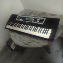 Yamaha YPT-210