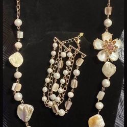 Mother Of Pearl Flower Set
