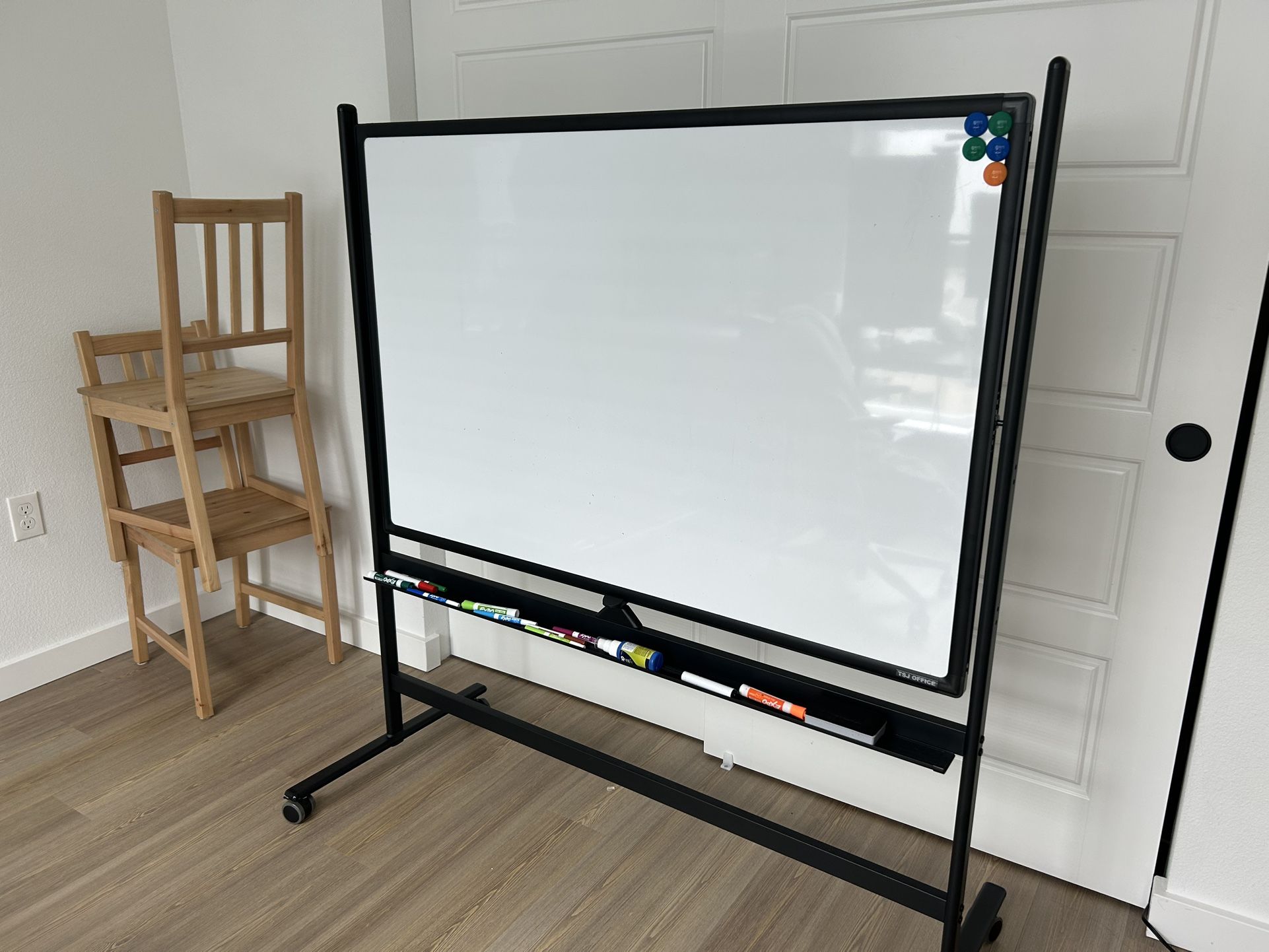 Adjustable White Board