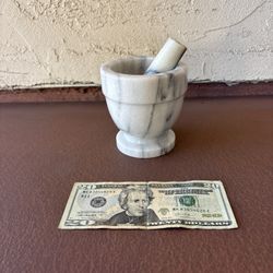 One Small Mortar and Pestle Set