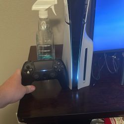 Ps5 Slim / With Last Of Us Part One And Last Of Us Part 2 Remastered 