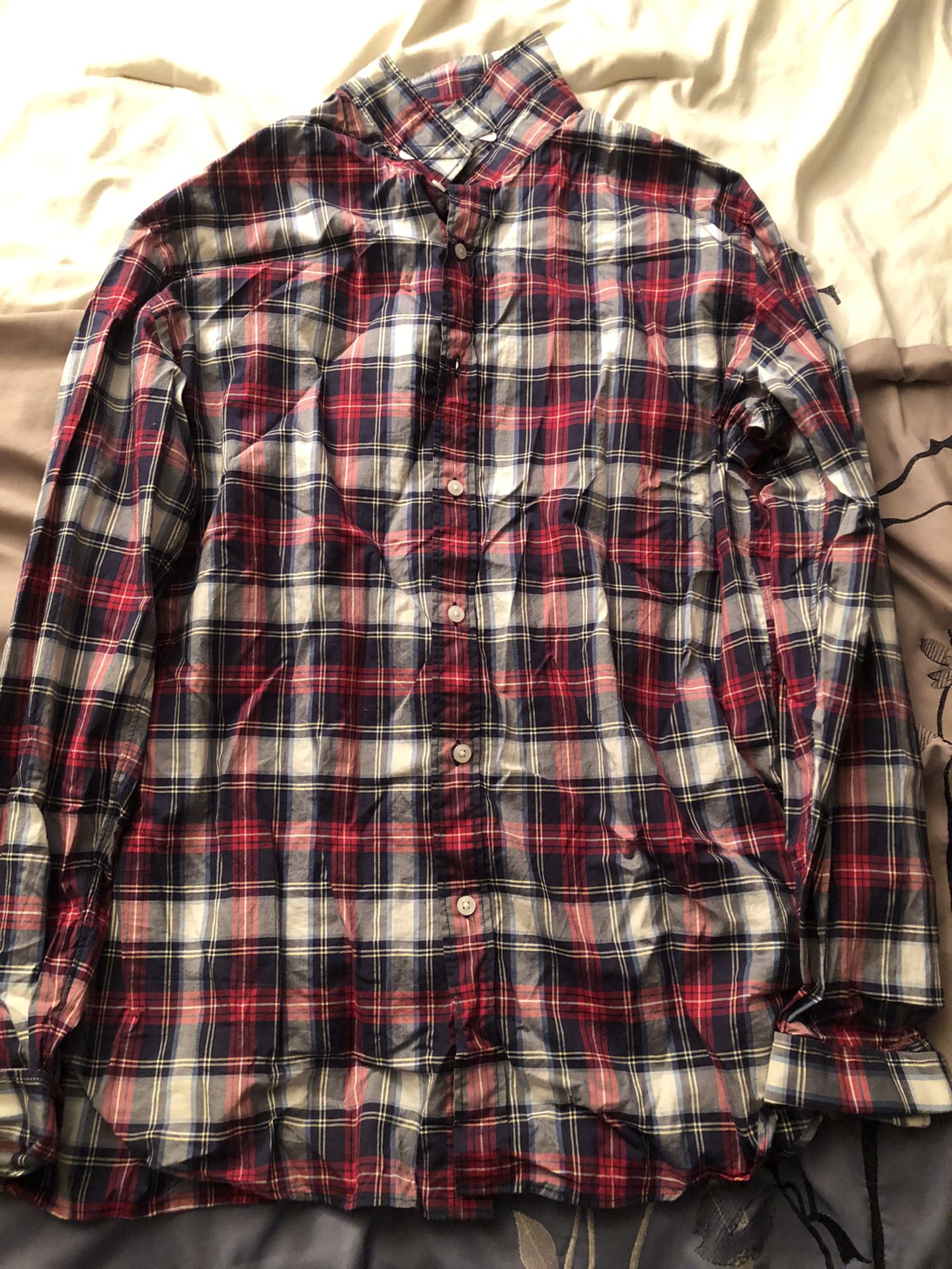 red and blue plaid button up shirt size medium 