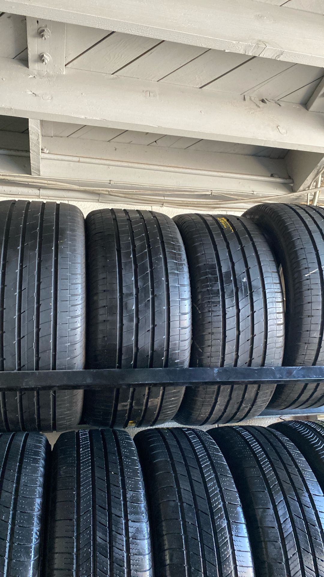 255/40R20 Marca Goodyear Usadas En Excelentes Condiciones De Vida