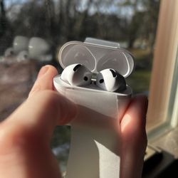 Air Pods 4 Gen active noise, cancellation