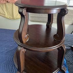 Traditional Round End Table (2) Dark Brown